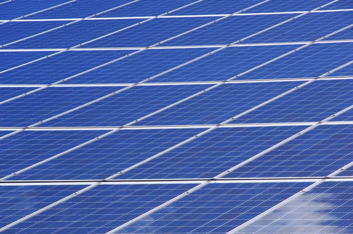 Best 375-Watt Solar Panels: Cost, Specs & Everything You Need to Know